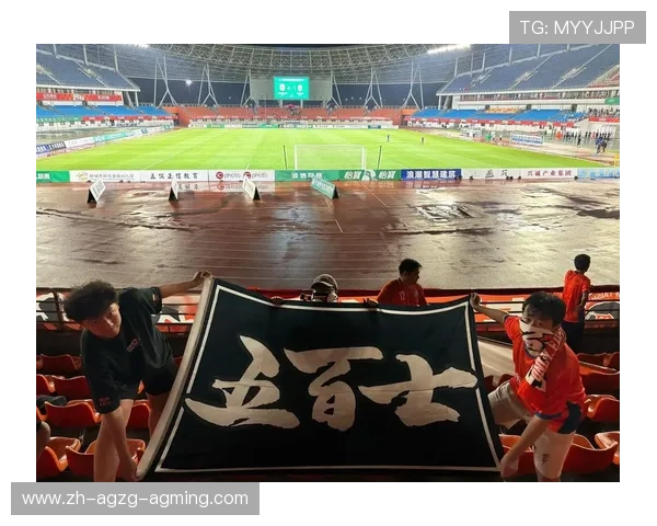 雨战突围足球比赛恶劣天气应对方案